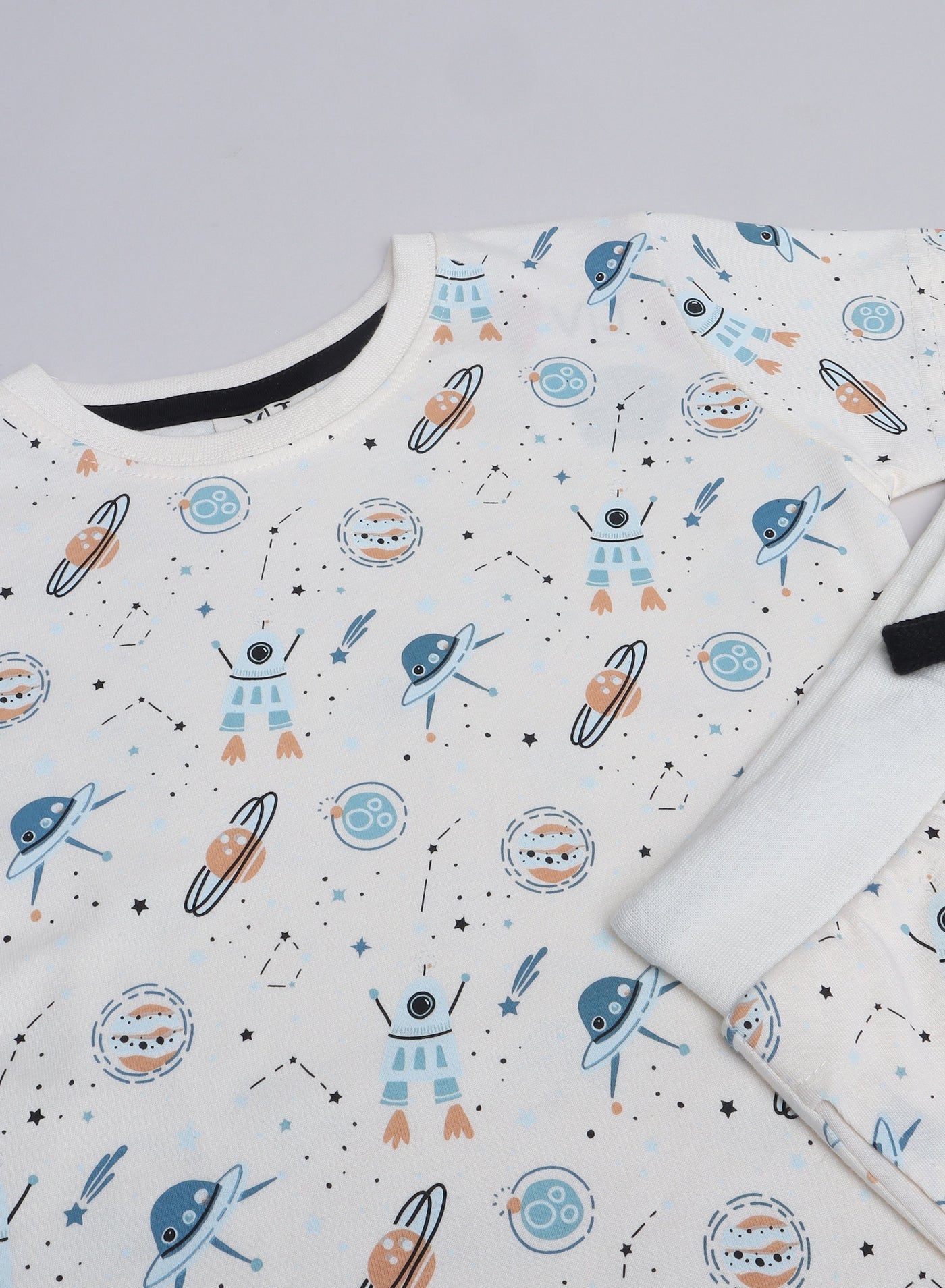 Victor And Jane - All-Over Printed T-Shirt And Shorts Pyjama Set