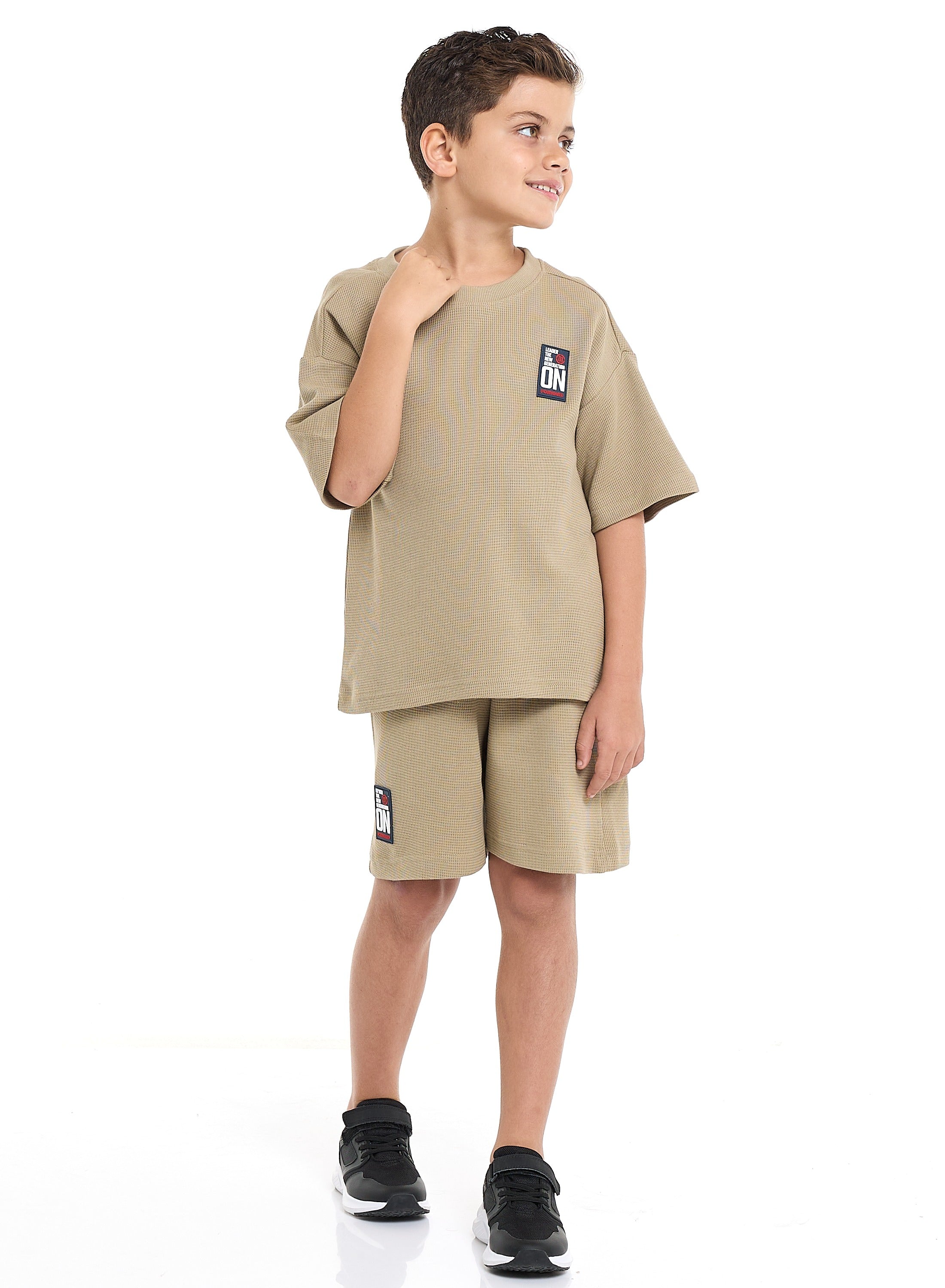 Oversized - Boys' Jacquard 2-Piece Set - T-Shirt With Badge Detail And Matching Shorts With Pockets,