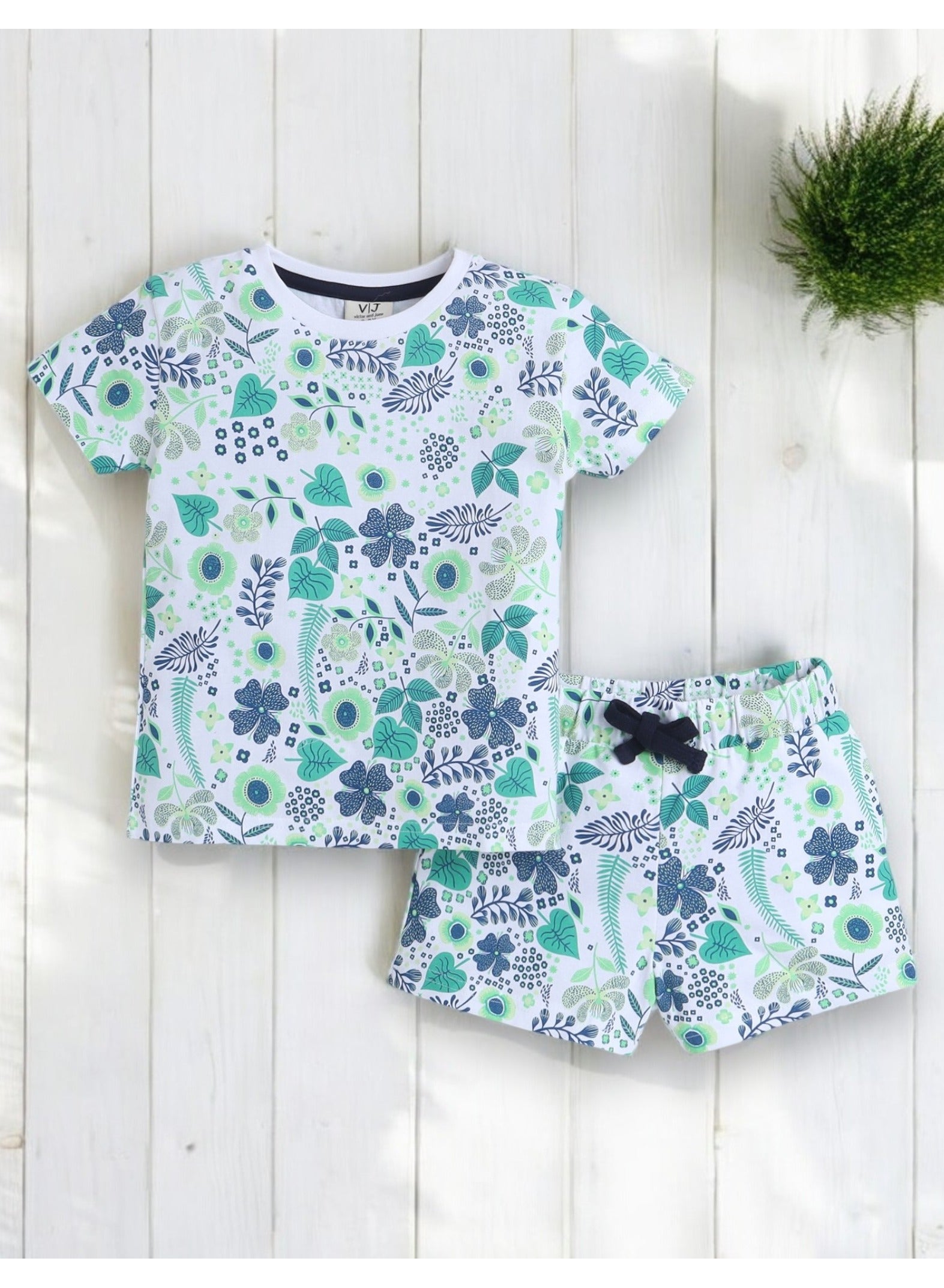 Victor And Jane - All-Over Printed T-Shirt And Shorts Pyjama Set
